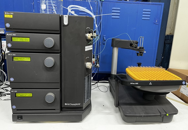 중고 GE Healthcare AKTA explorer + GE AKTA Frac-950 Fraction Collector (SA28)