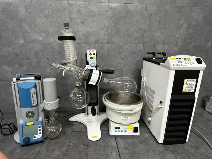 중고 EYELA N-1300 Rotary Evaporator (AJ115) + EYELA CCA-1112A 칠러(AJ117)