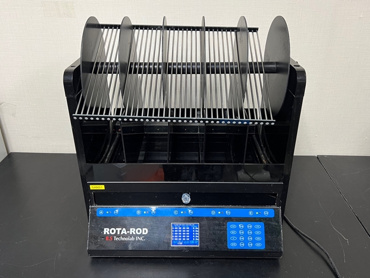 중고 B.S. Technolab Rota-Rod / 근력측정기 Mouse Rota-Rod Treadmill / 축 사이 직경 30mm (SAN31)