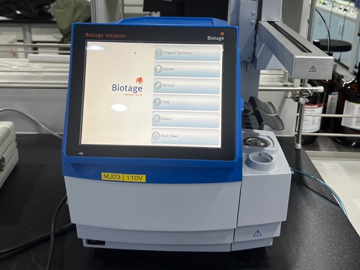 중고 Biotage Initiator+ Microwave Synthesize &amp; robot eight (MJ03)