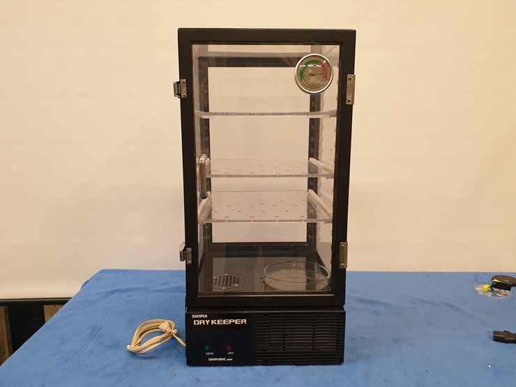 중고 Sanplatec  수직형 사각 데시게이터형 오븐  (HE17)