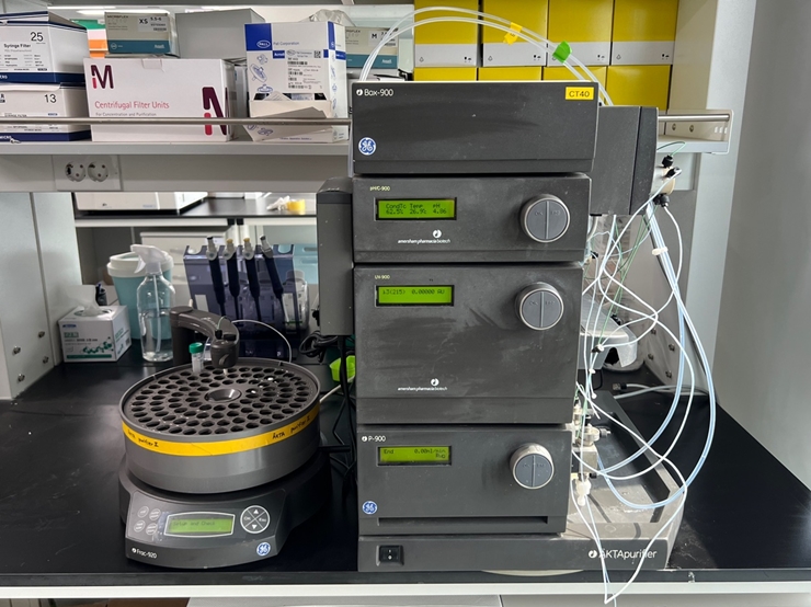 중고 Ge Akta Purifier FPLC System (KCT40)