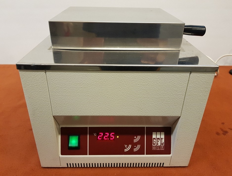 중고 GFL 항온수조 (HB58)