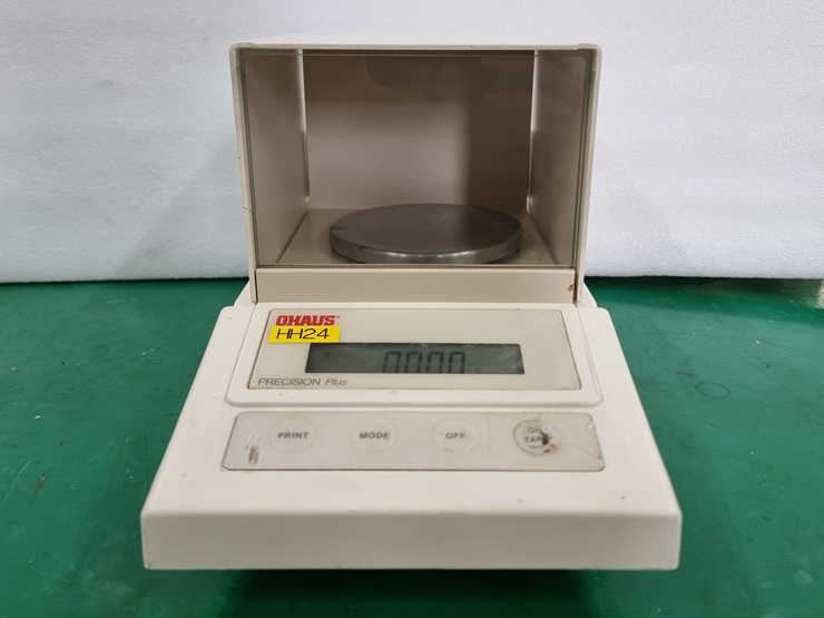 중고 OHAUS TP200S PRECISION PLUS 전자 저울, 200g/0.001g (HH24)