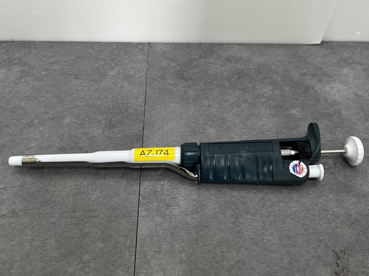 중고 길슨 PIPETMAN Classic P1000, 100~1000μL (AZJ74)