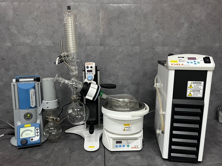 중고 EYELA N-1300 Rotary Evaporator (AJ118) + EYELA CCA-1112A 칠러(AJ120) + PC 3001 VARIO select (AJ119)