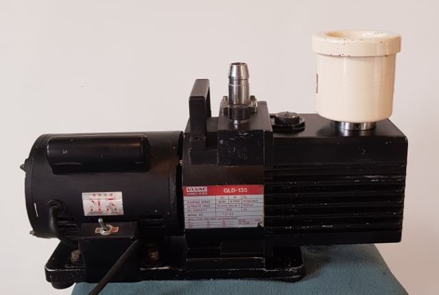 중고 ULVAC GLD-135 Vacuum PUMP (중고)