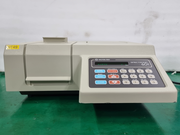 중고 Milton Roy Spectronic 601 Spectrophotometer (ST49)