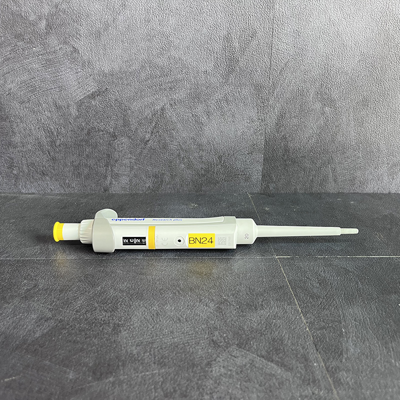 중고 Eppendorf Research plus 20 (BN24)