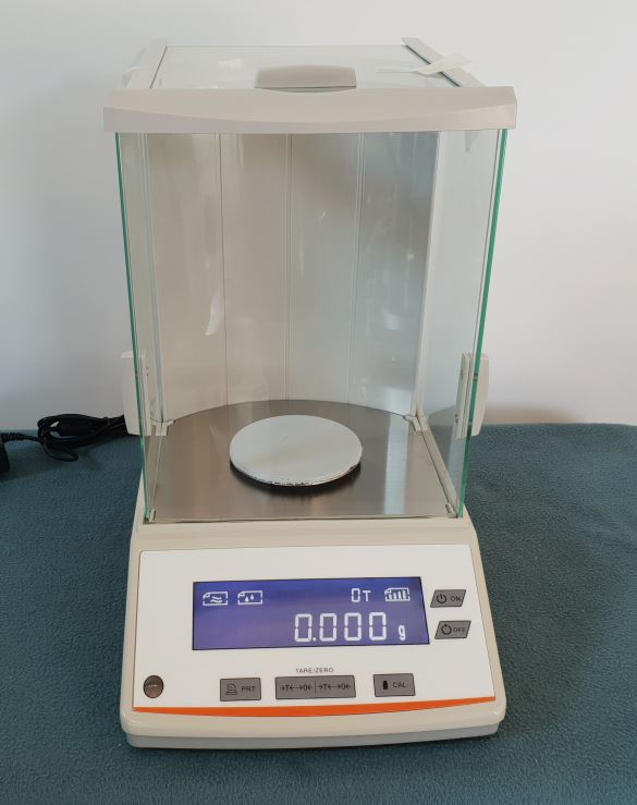 중고 정밀 저울 Max 500, d=1mg, 분동내장형