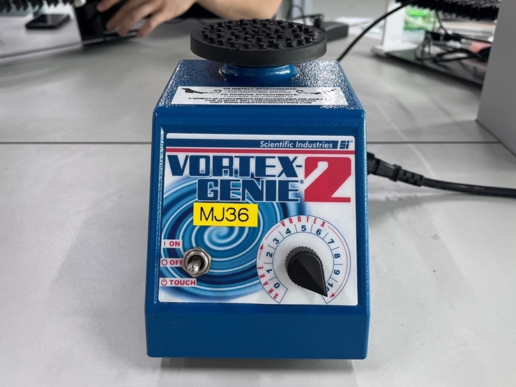 중고 Vortex Genie 2 볼텍스 믹서, 220V (MJ36)