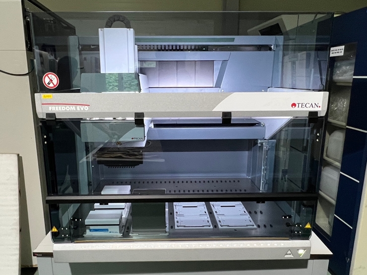 중고 Tecan Freedom EVO 100 Base Liquid handler (ZJ101)