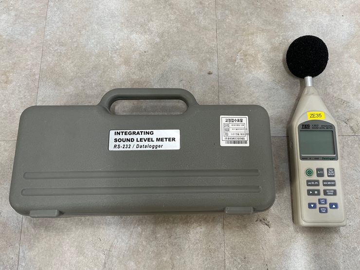 중고 TES-1353 Integrating Sound Level Meter, RS-232 (ZE35)