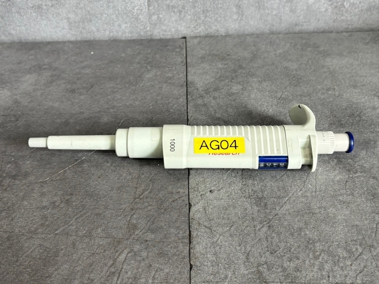 중고 Eppendorf Research 100~1000uL 피펫 (AG04)
