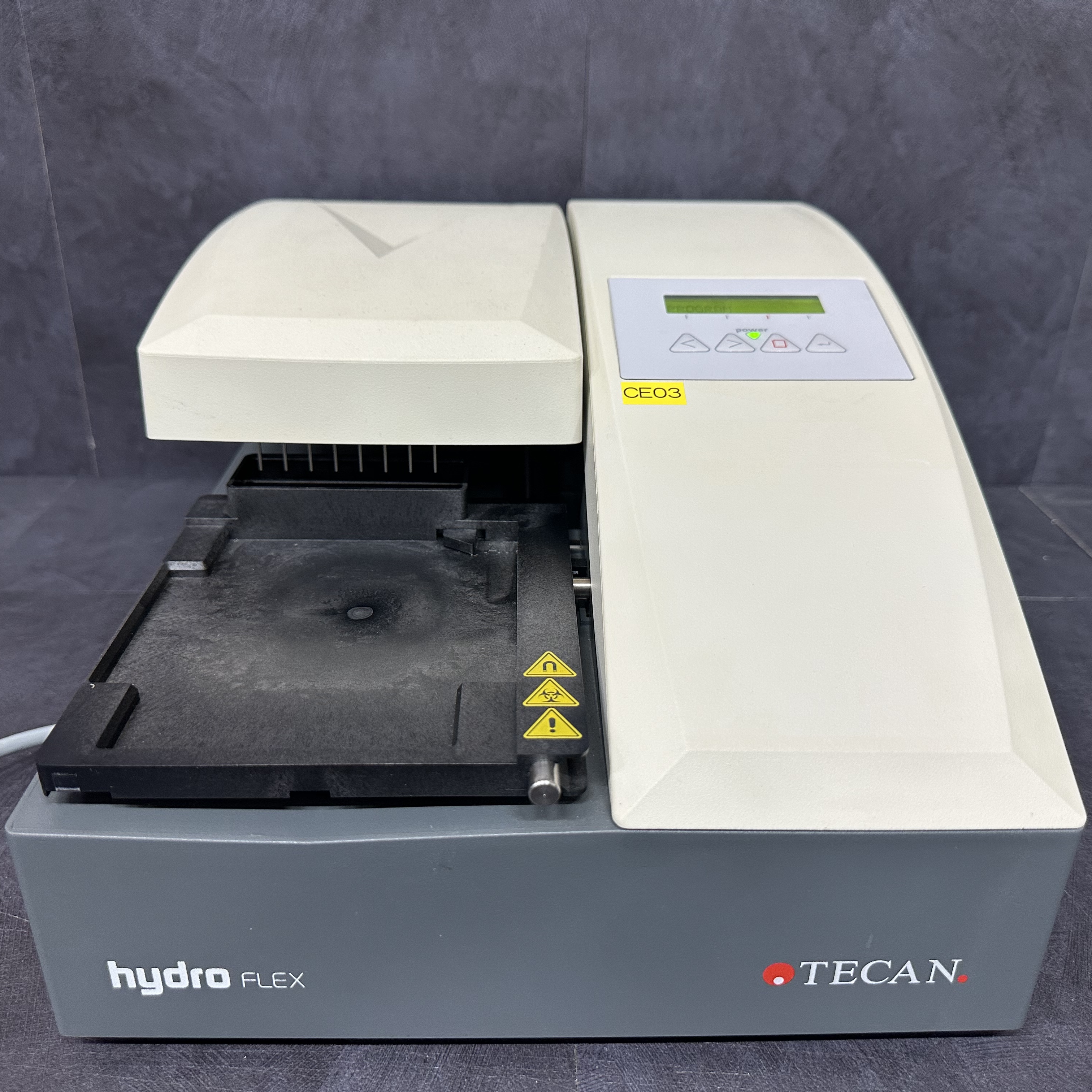 중고 Tecan HydroFlex Microplate Washer HydroFlex (CE03)