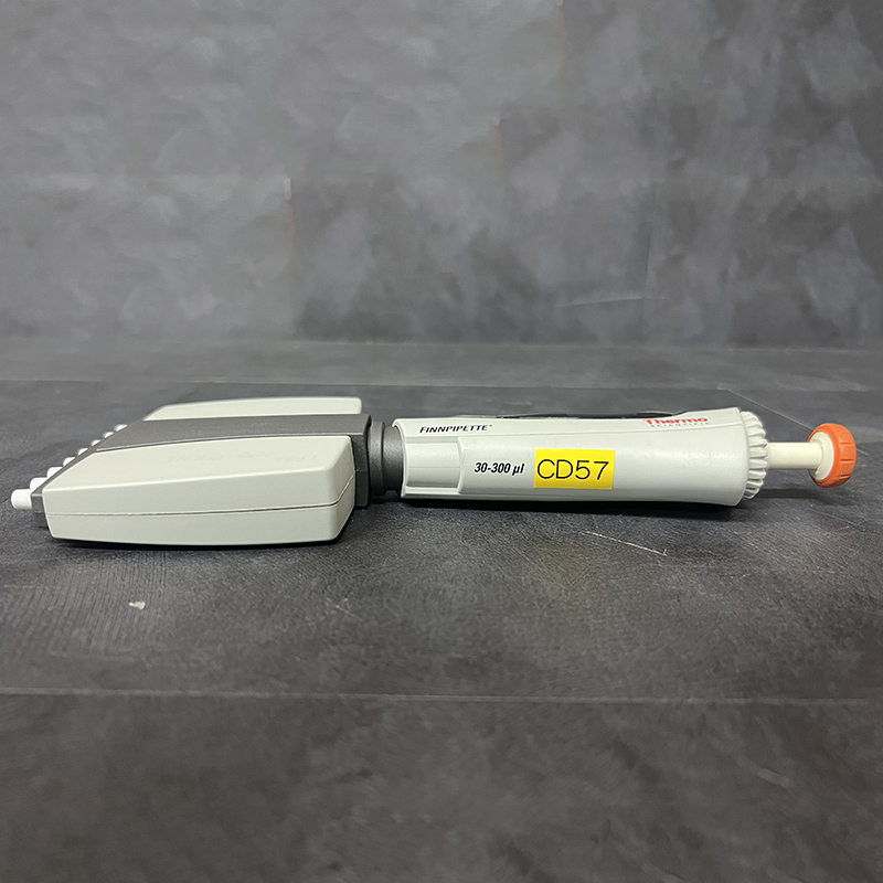 중고 Thermo Finnpipette F1 Multi channel Pipette 8채널 멀티채널 피펫 / 30-300 uL (CD57)
