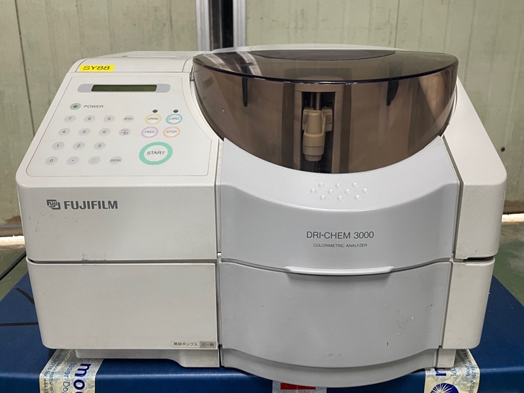 중고 FUJIFILM DRI-CHEM 3000 COLORIMETRIC ANALYZER (SY88)