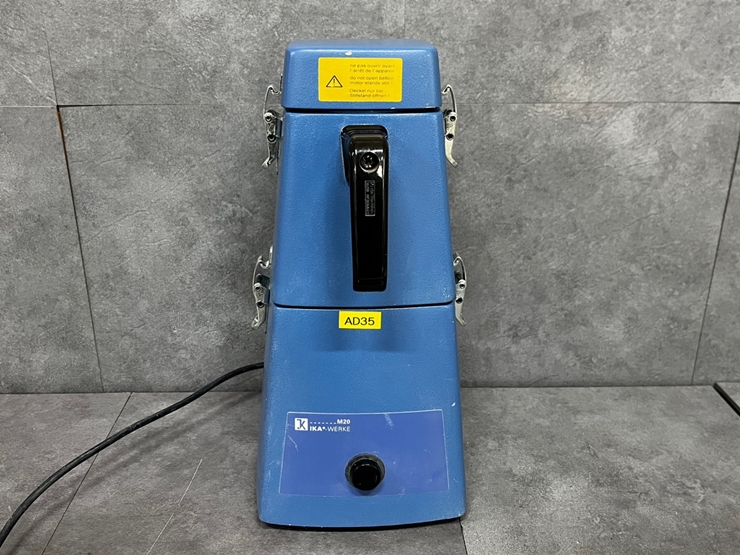 중고 IKA M 20 Universal Mills (AD35)