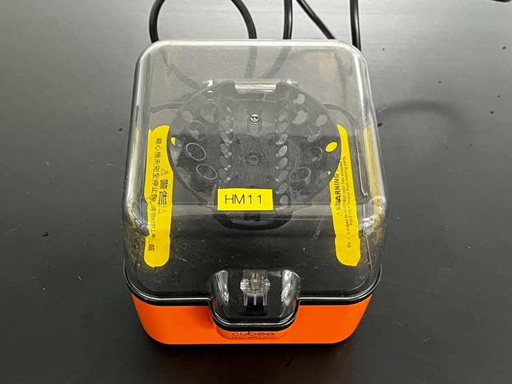 중고 cubee™ Mini-Centrifuge 미니 원심분리기 (HM11)