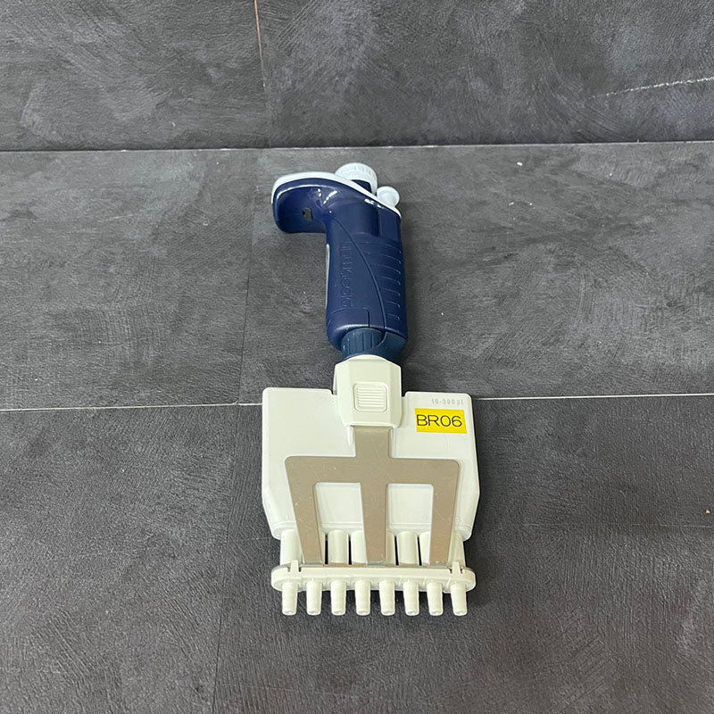 중고 Gilson 전자식 8채널 멀티 피펫 Pipetman M P300 (BR06)