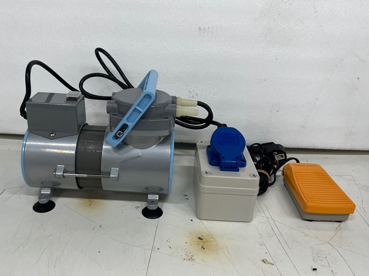 중고 오일리스 소형 진공펌프 (풋스위치 부착형)