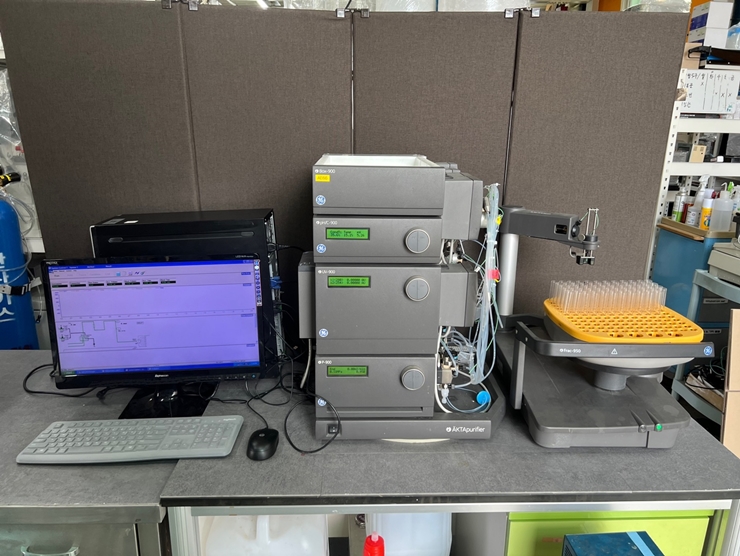 중고 Ge Akta Purifier 100 PIus FPLC System (KAE66)