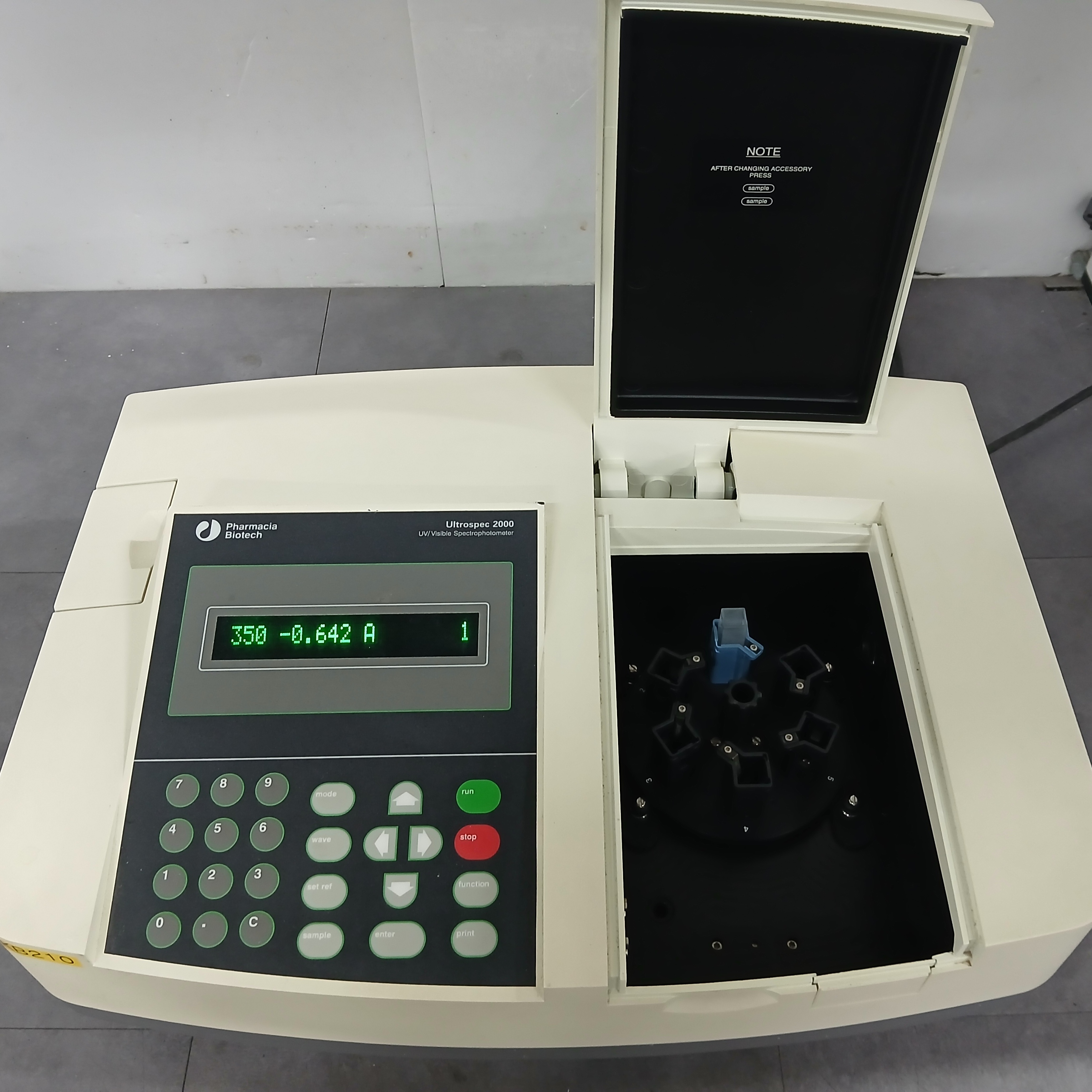 중고 Pharmacia Biotech Ultrospec 2000 UV/Visible Spectrophotometer (KB210)