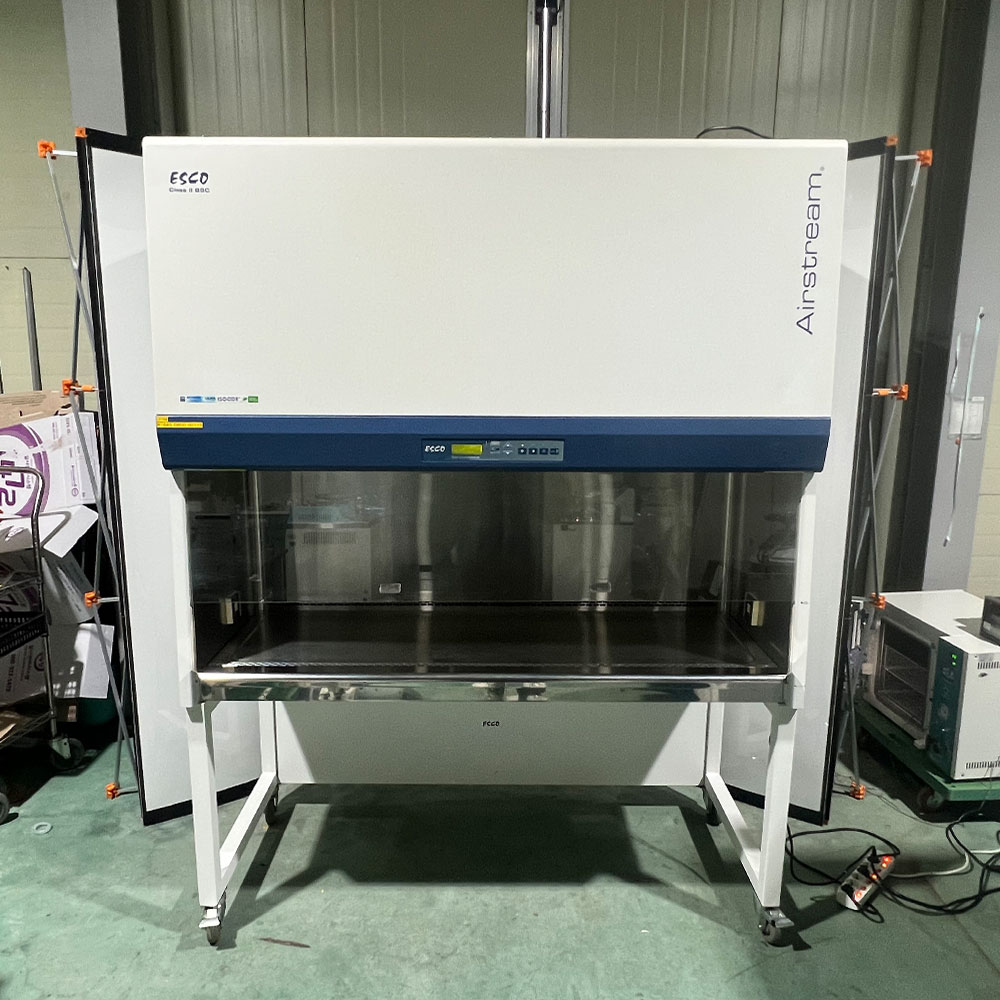 중고 ESCO AC2-5S3 Airstream Class II 생물안전작업대 (CF08)