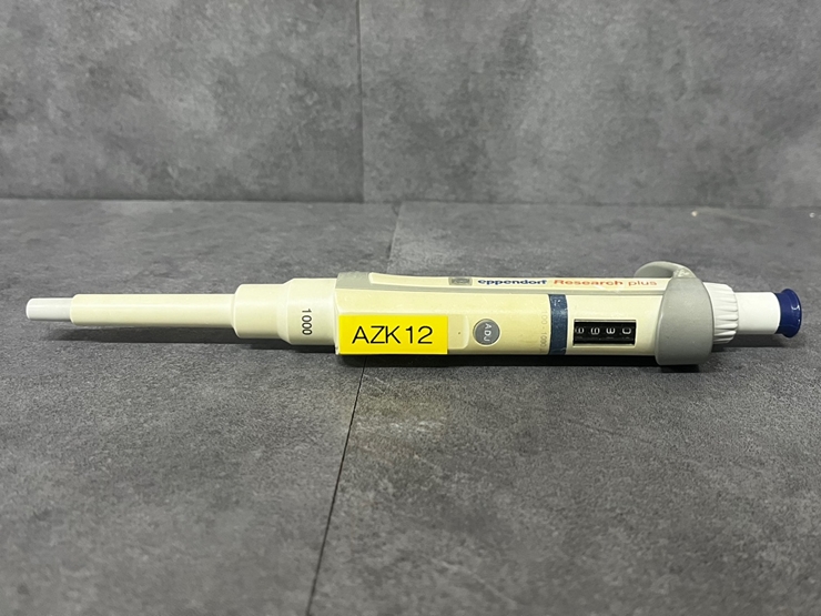 중고 Eppendorf Research plus 100~1000μL 피펫 (AZK12)
