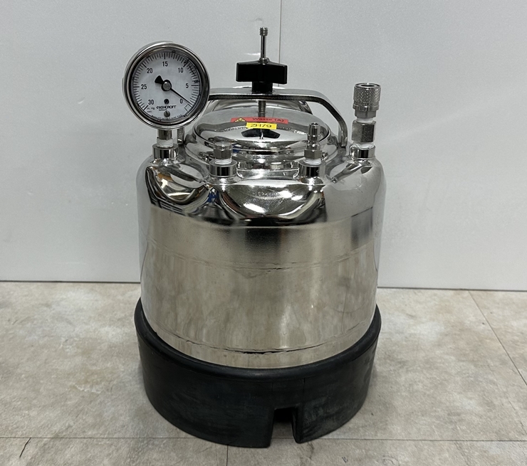 중고 분석 장비 용 가압 탱크 (ZH79)