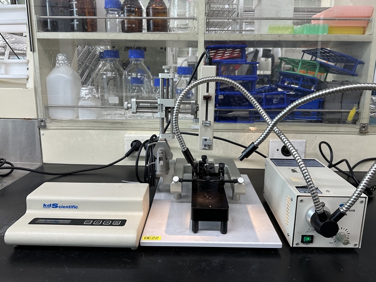 중고 KD Scientific KDS 310 Plus + 동물해부고정기 + 조명장치 (BE22)