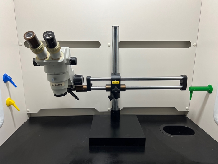 중고 STEREO ZOOM BIBOCULAR MICROSCOPE 쌍안 실체현미경 (TS18)
