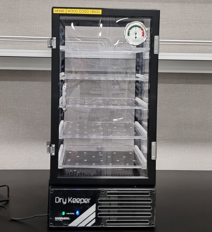 중고 DRY KEEPER AUTO DESICCATOR 데시게이터 (MH46)