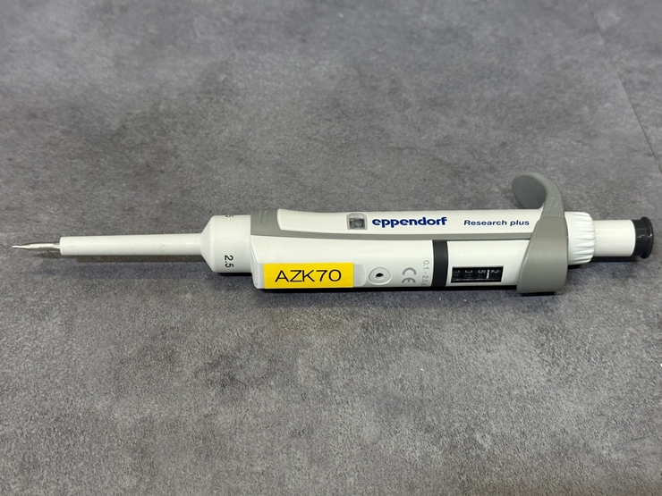 중고 Eppendorf Research plus 0.1~2.5μL 피펫 (AZK70)
