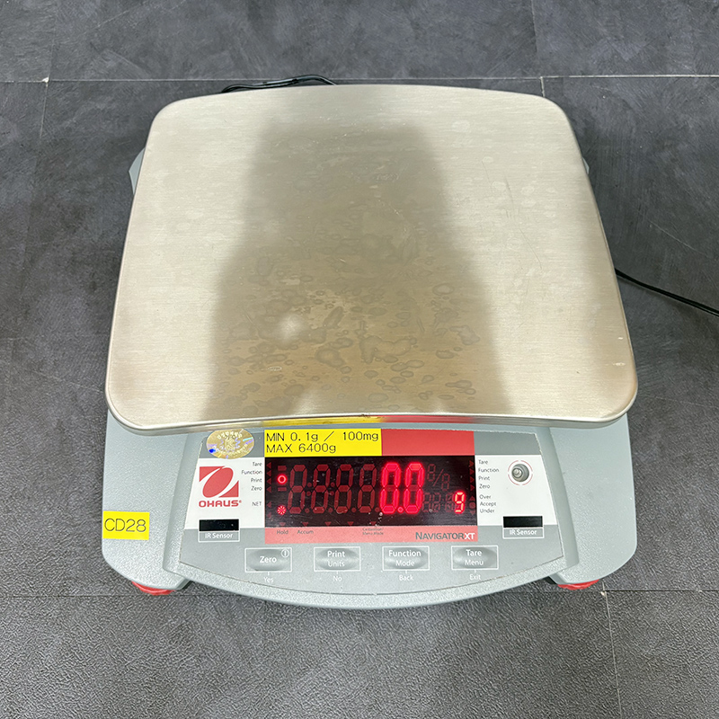 중고 OHAUS 전자저울 Navigator XT NV6410G, 6400g/0.1g (CD28)