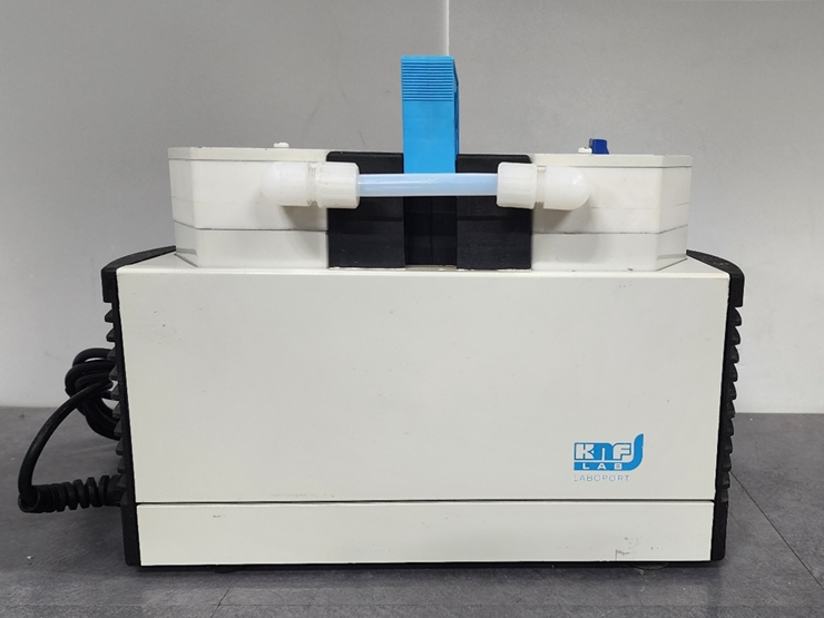 중고 KNF LABOPORT Diaphragm Vacuum Pump (AB272)