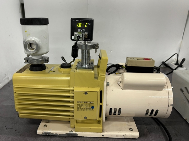 중고 ULVAC GCD-136X 진공 펌프 (BE187)