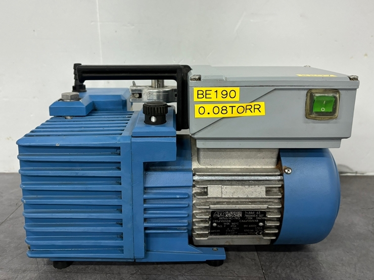 중고 VACUUBRAND ROTARY VANE VACUUM PUMP RZ2.5 +FO+VS16 (BE190)