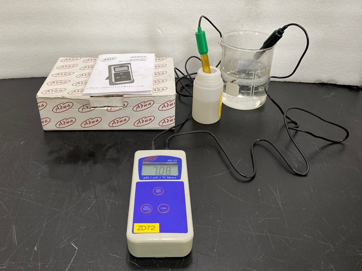 중고 Adwa AD111 표준 휴대용 pH/온도계 (ZD72)