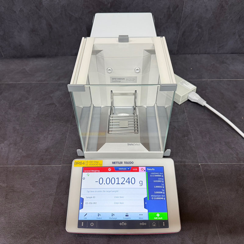 중고 Mettler Toledo XPR106DUHV 마이크로급 분석 저울 (BR64)