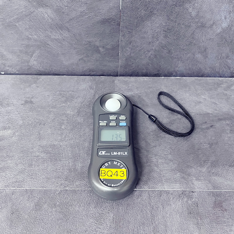 중고 Lutron LM-81LX 휴대용 조도계 Light Meter (BQ43)