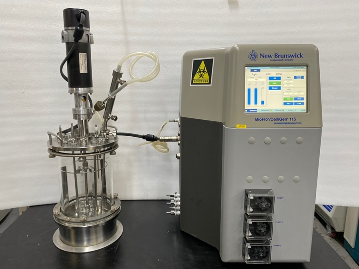 중고 New Brunswick BioFlo 115 + 5 L  벤치 탑 발효기 및 생물 반응기 (JA58)