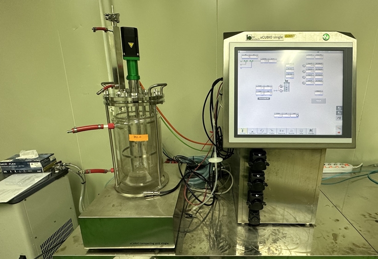 중고 BBI-Biotech  xCUBIO single Bioreactor 발효기 및 생물반응기 (DJW63)