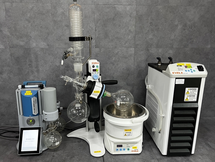 중고 EYELA N-1300 Rotary Evaporator (AJ85) + EYELA CCA-1112A 칠러(AJ84) + PC 3001 VARIO select (AJ83)