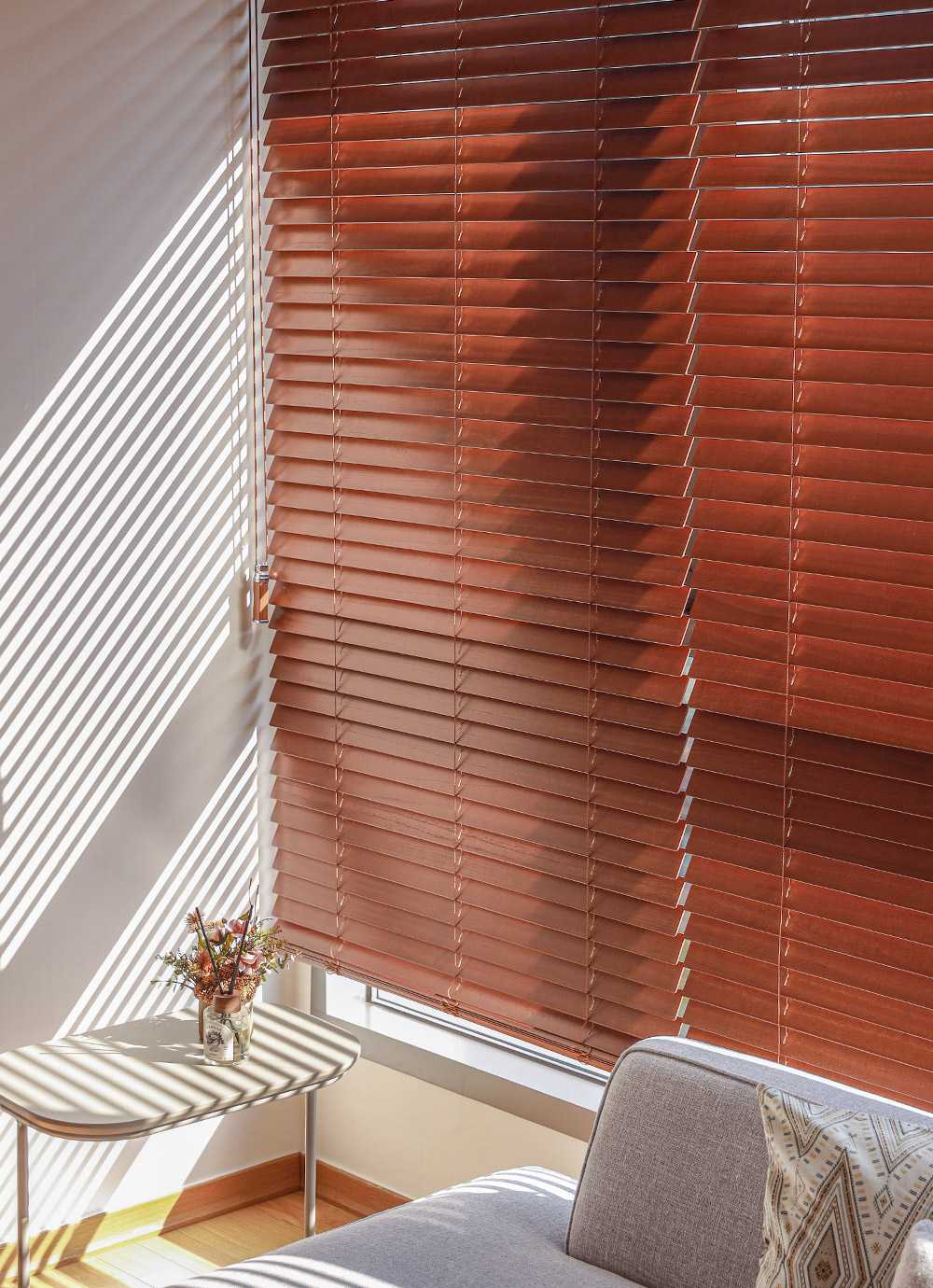 Round wood Blind
