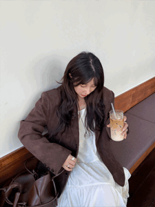 제리 박시핏 스웨이드 블레이저 자켓 - 고급스러운 무드의 박시핏 스웨이드 자켓 제품 이미지