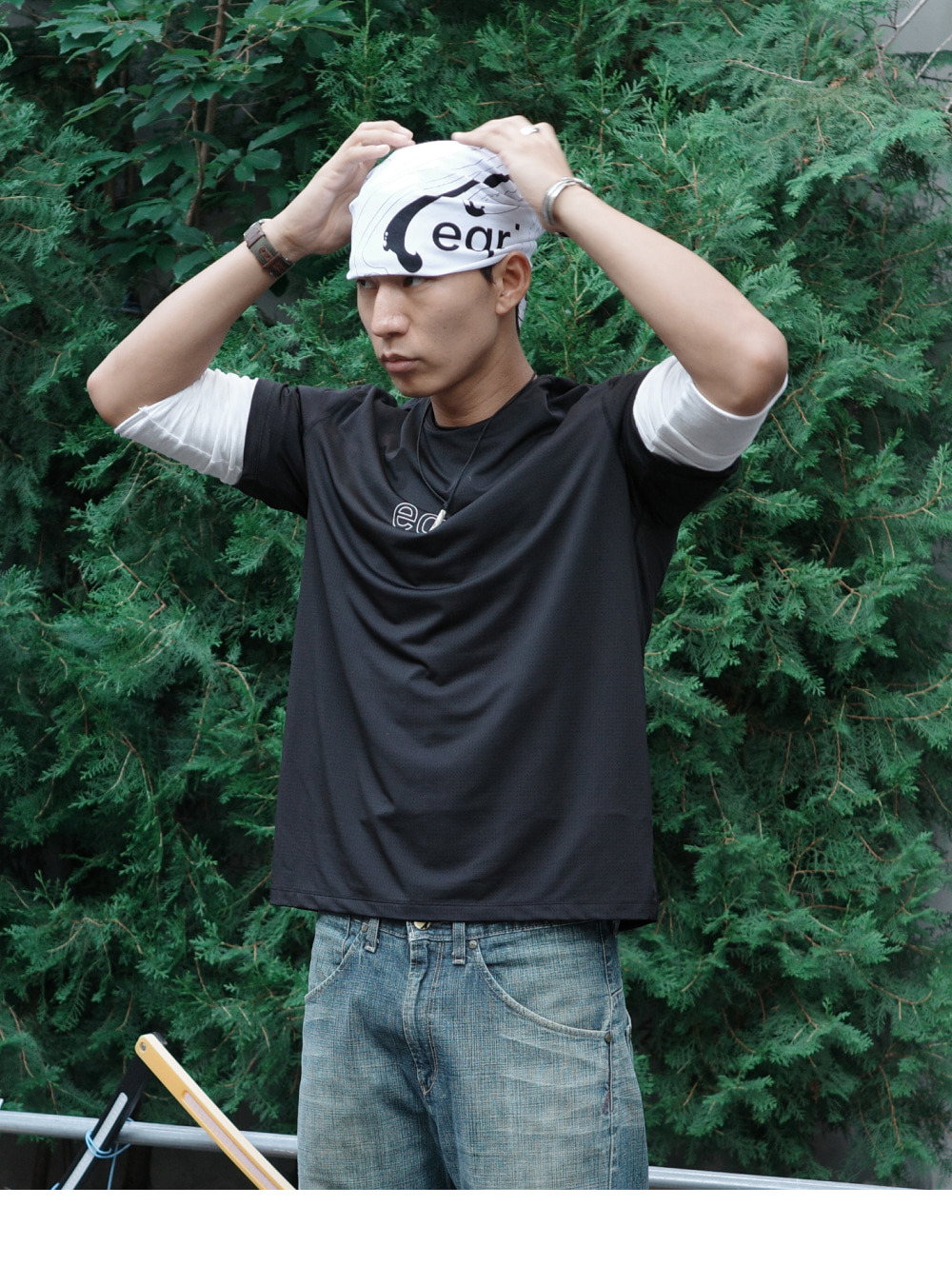 Motion Oversized Bandana - Detail 2