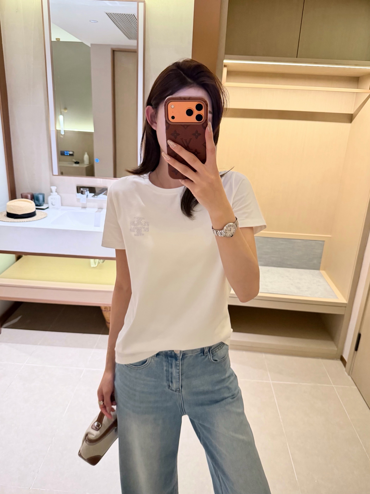 0f2920f91ae111ecd4c86a0318d6766a.jpg
