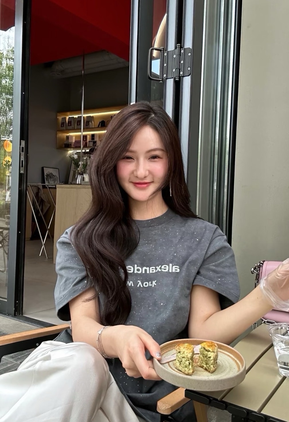 15b52a0e2a842fc8bd1c3d2e22b0f3b4.jpg