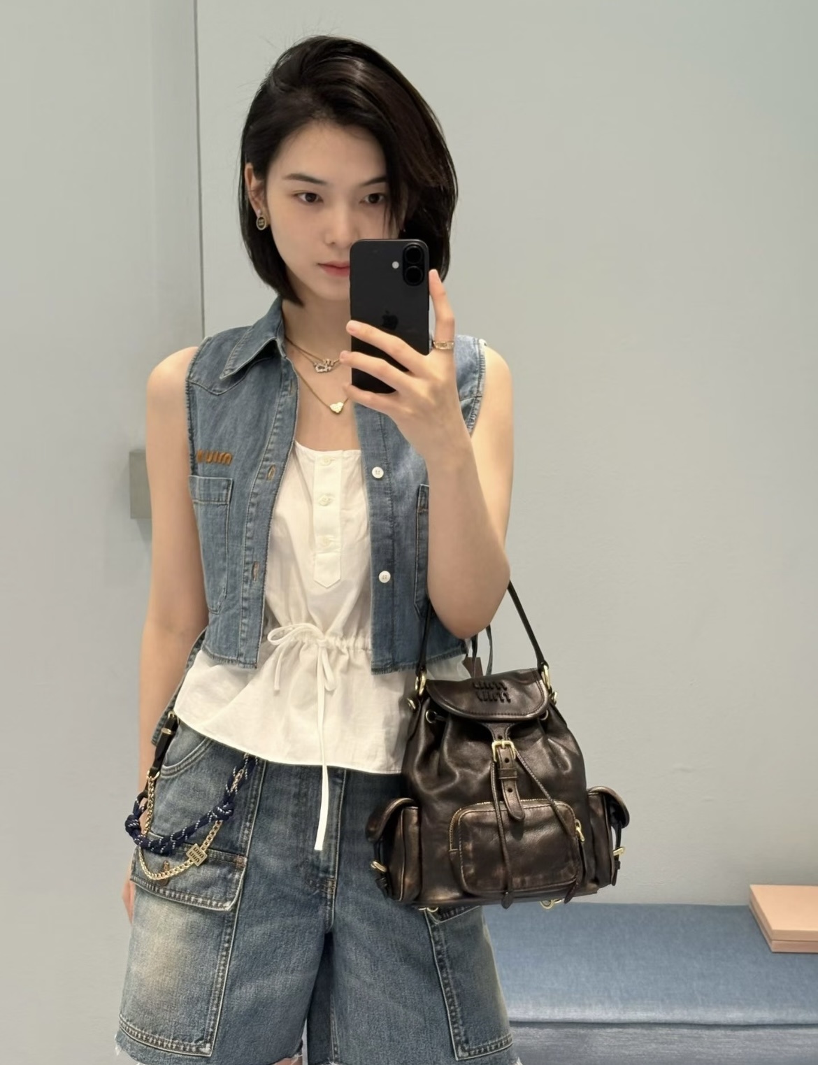 59df680a2f80a7ec2bfcc58921bedbf3.jpg